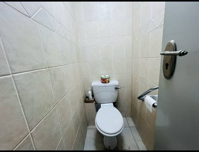 2 BEDROOM TOWNHOUSE FOR SALE IN SHERWOOD